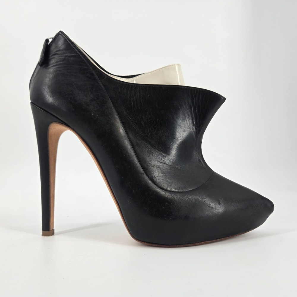 Rupert Sanderson Kit Kat Black White Fold Over Booties 40 TLC As-Is US 9.5